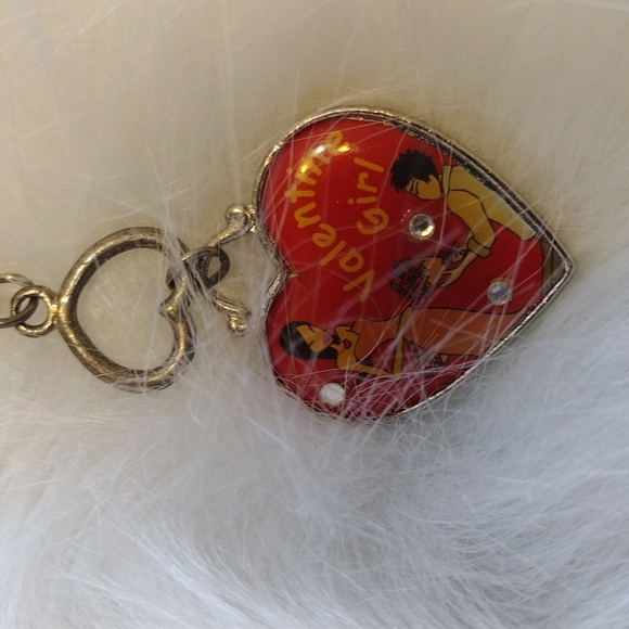 Vintage Valentine's Bracelet - Picture 4 of 9